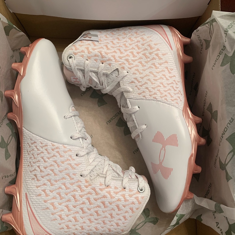Under Armour highlight women’s white lacrosse cleats size 5.5